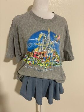 Vintage Y2K Walt Disney World grey cotton t-shirt with all characters 🖤 XL